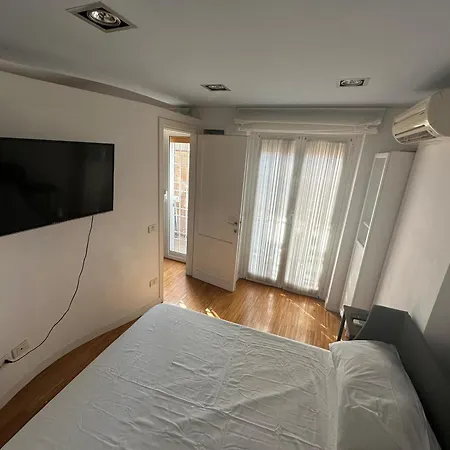 Modern Flat - Downtown *